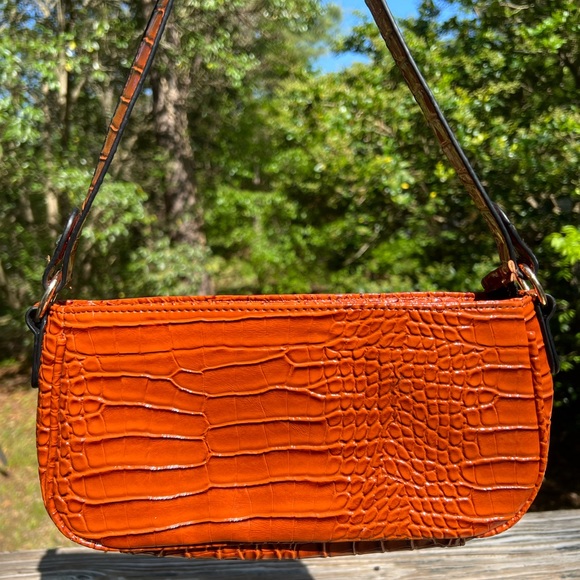 Croc embossed Baguette bag - Picture 2 of 4